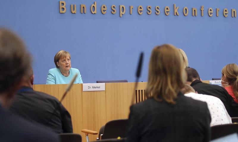 Mbi 52 mije te infektuar, Merkel: Vala e katert po godet vendin